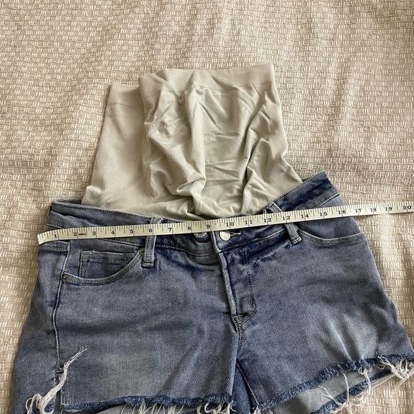 BLANQI Maternity Belly Support Jeans Shorts Size 6 - Picture 3 of 4